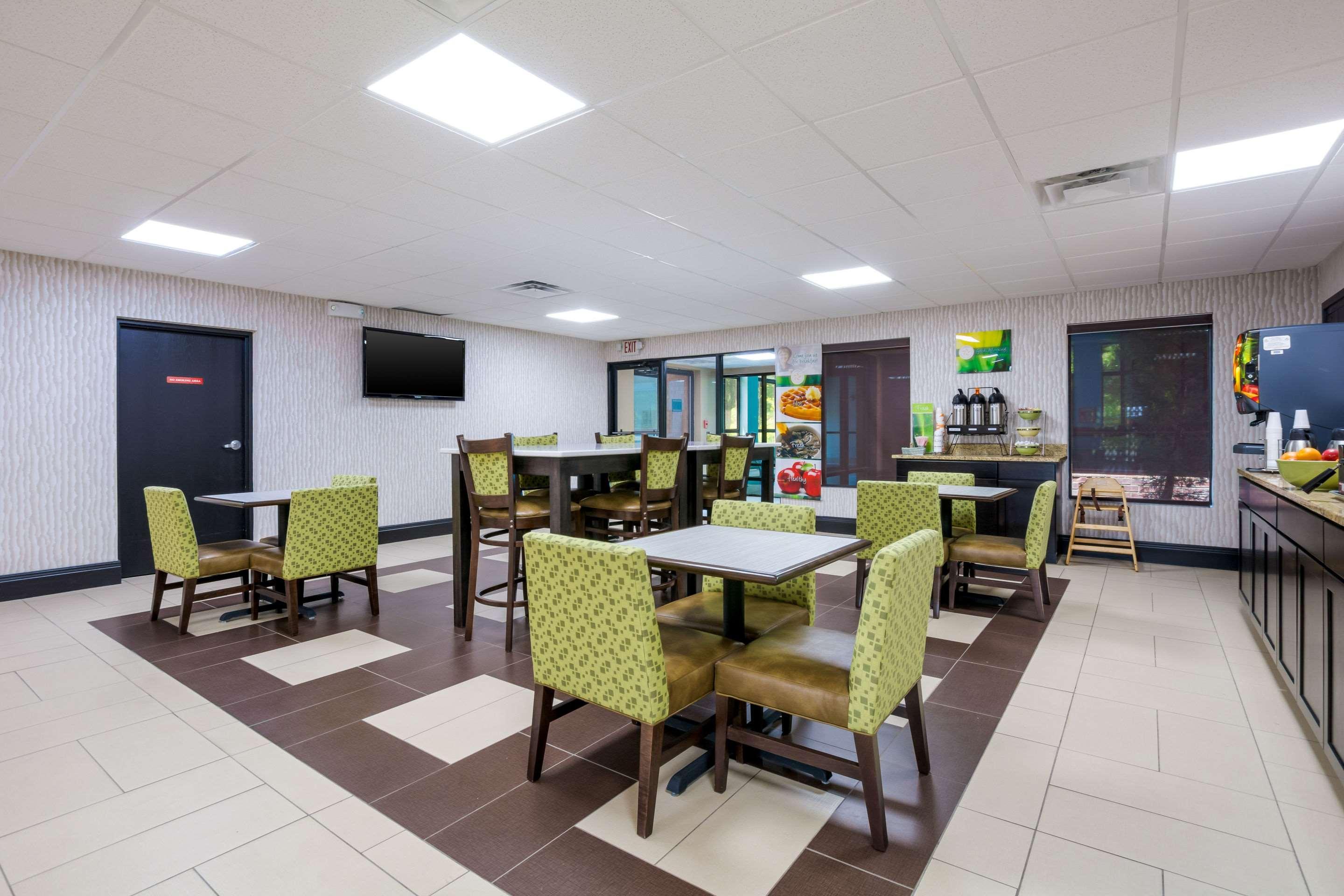 Quality Inn & Suites Sellersburg Extérieur photo