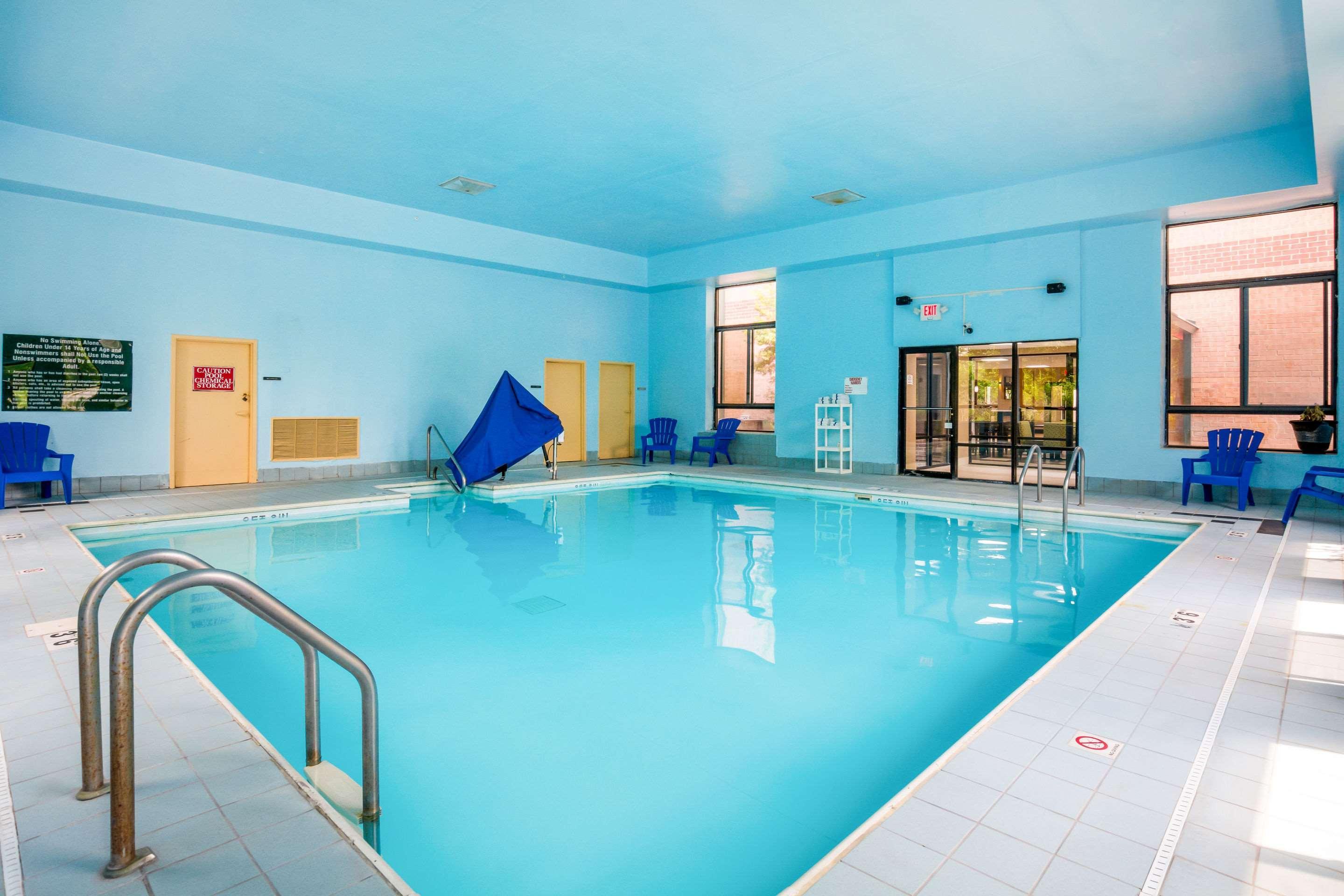 Quality Inn & Suites Sellersburg Extérieur photo