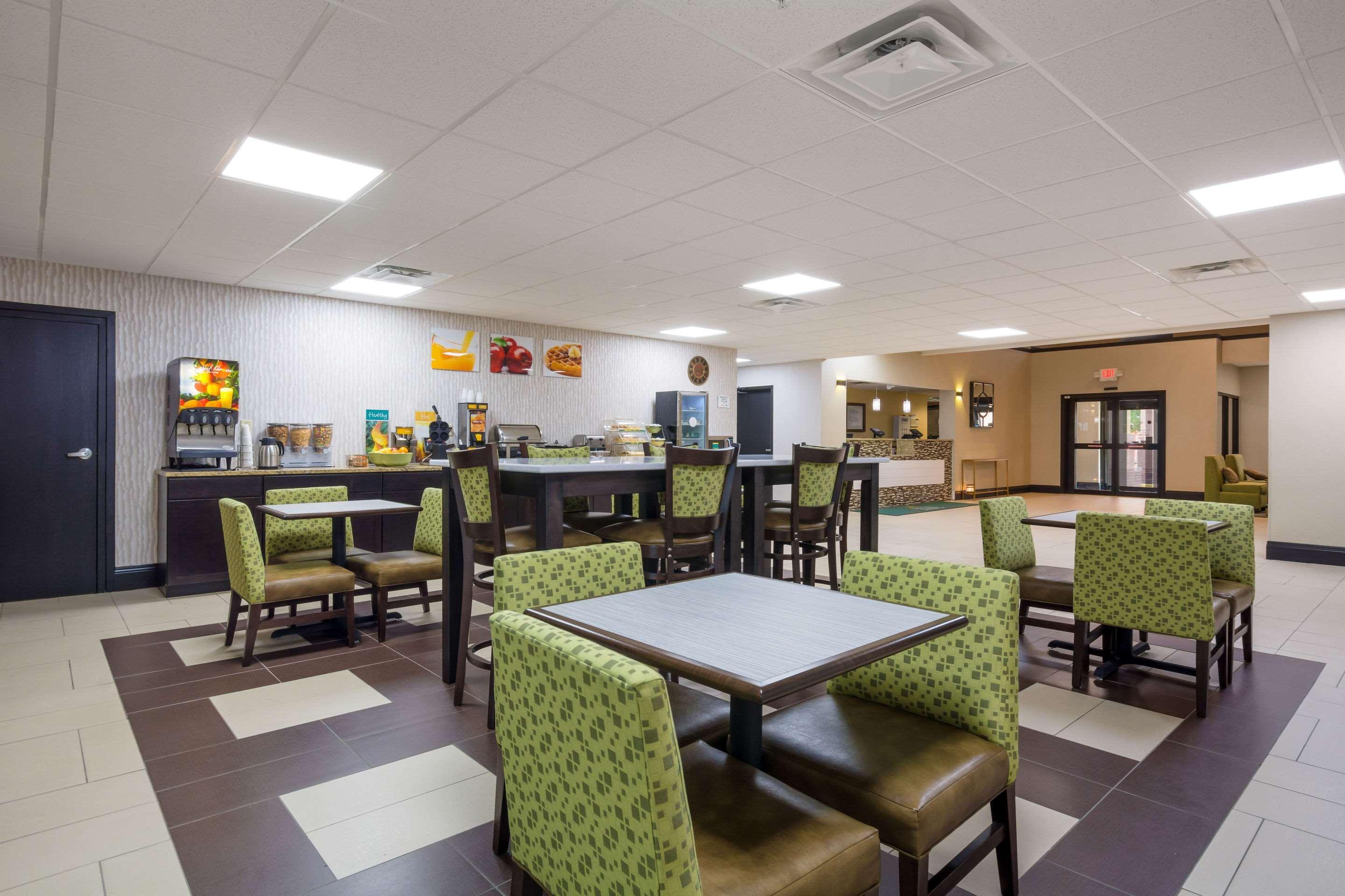 Quality Inn & Suites Sellersburg Extérieur photo