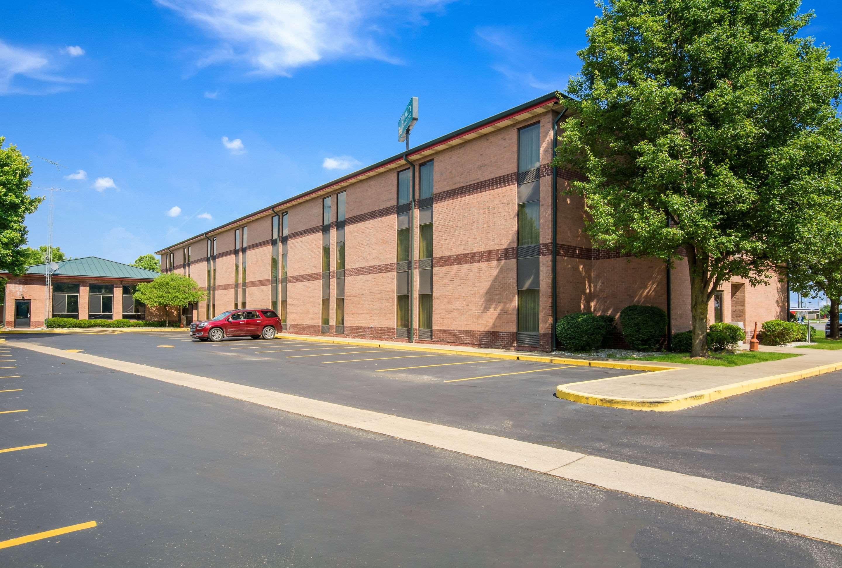 Quality Inn & Suites Sellersburg Extérieur photo
