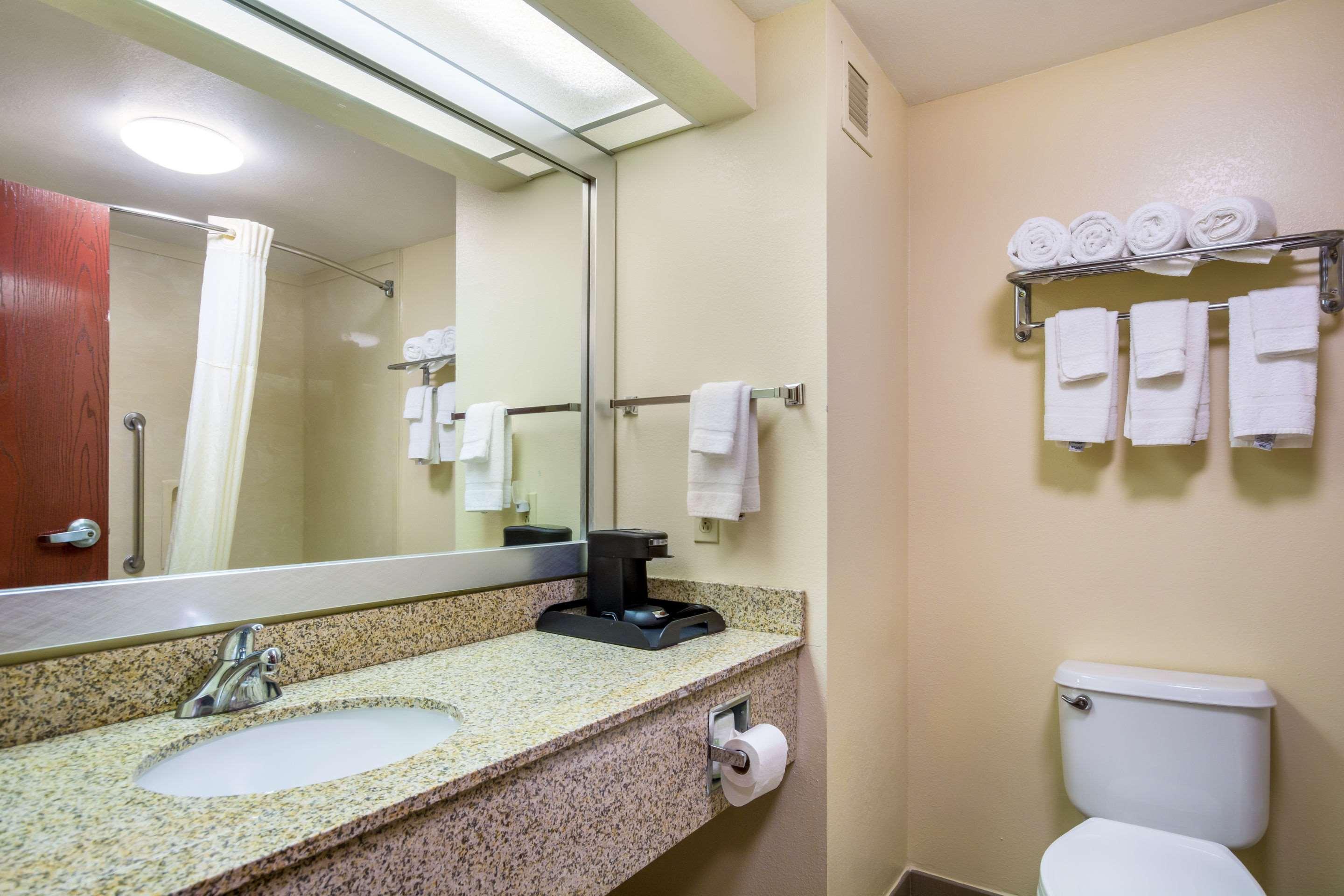 Quality Inn & Suites Sellersburg Extérieur photo