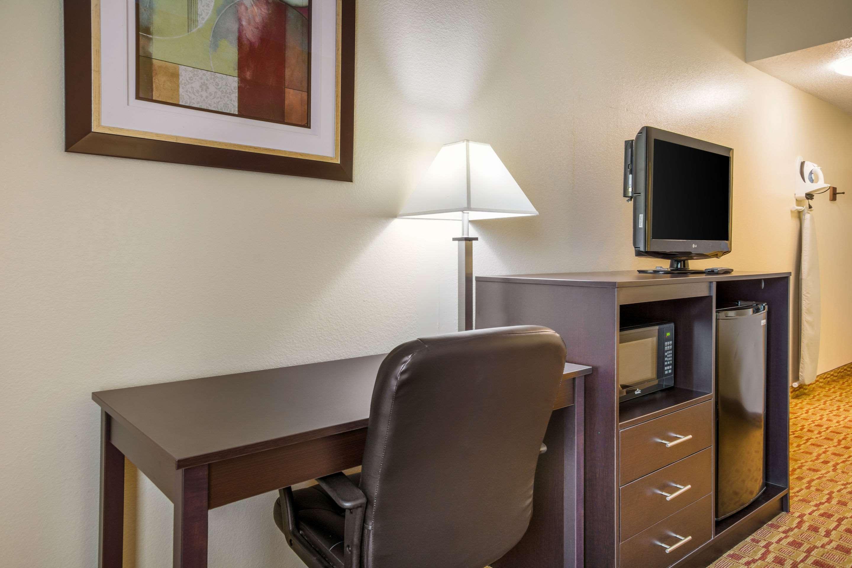 Quality Inn & Suites Sellersburg Extérieur photo