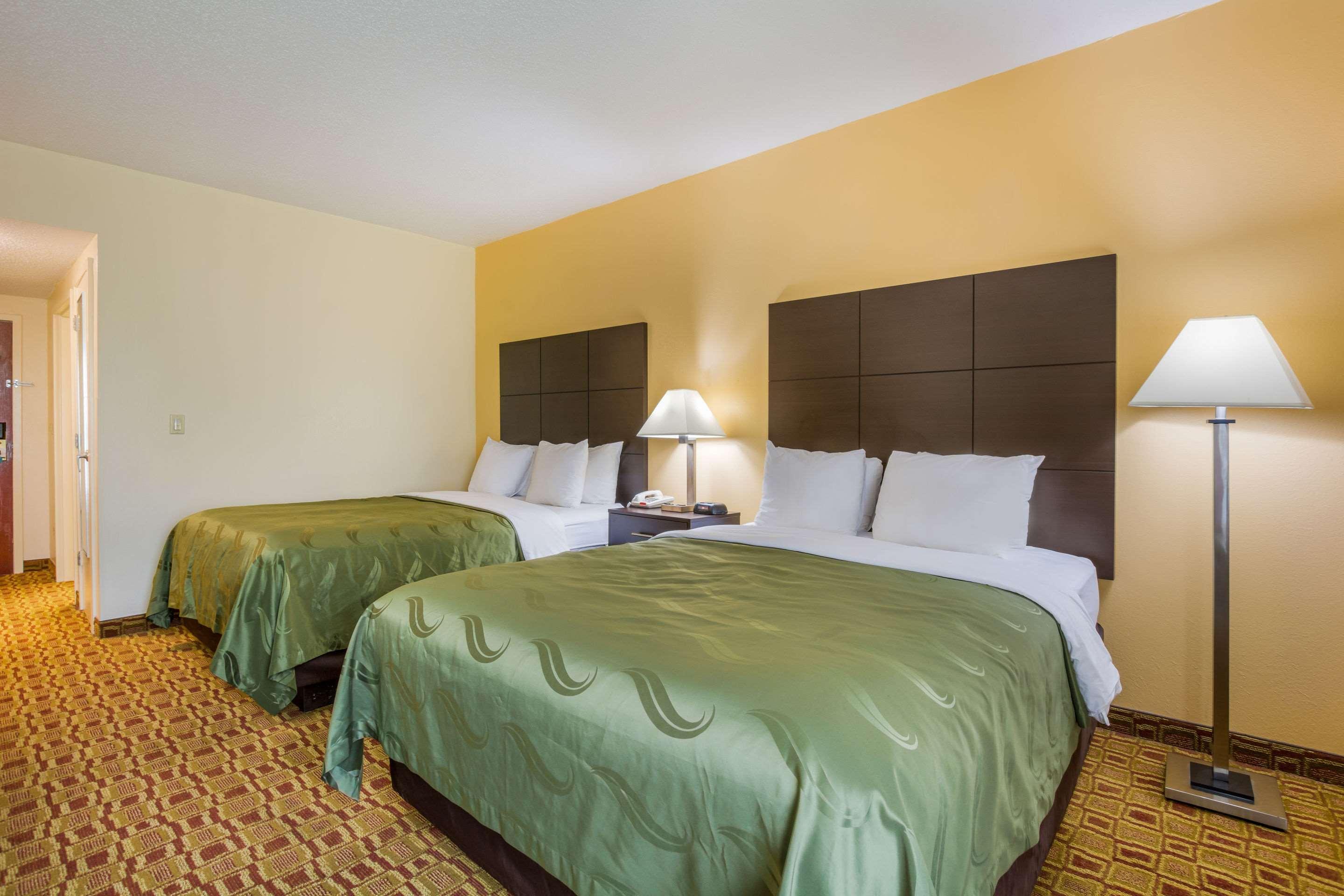 Quality Inn & Suites Sellersburg Extérieur photo