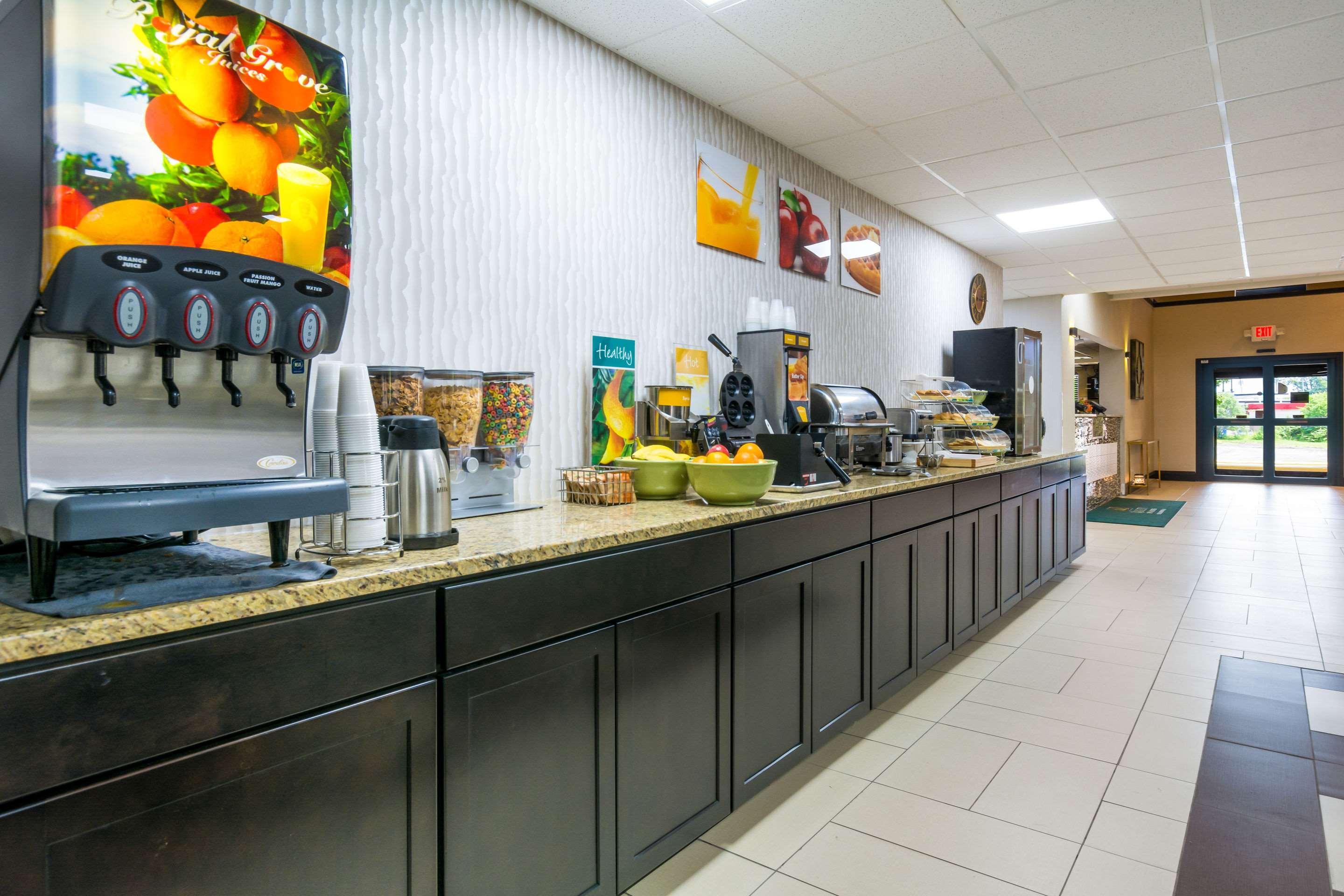 Quality Inn & Suites Sellersburg Extérieur photo
