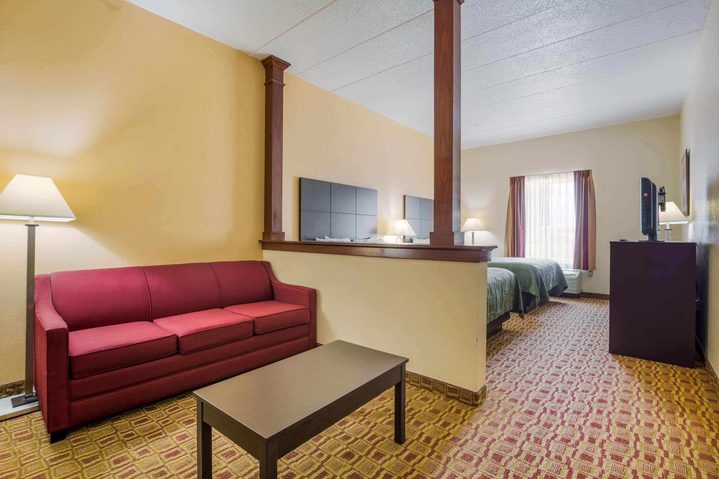 Quality Inn & Suites Sellersburg Extérieur photo
