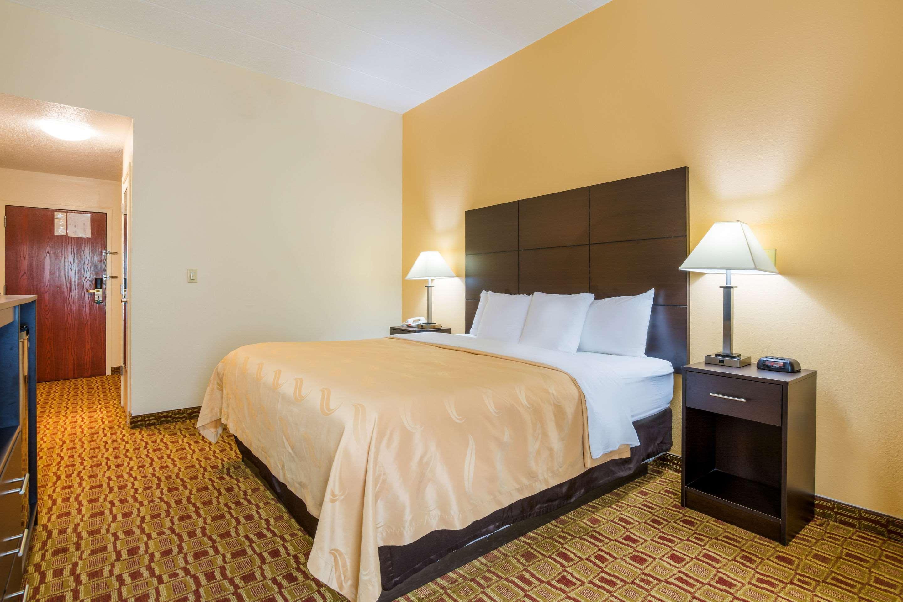 Quality Inn & Suites Sellersburg Extérieur photo
