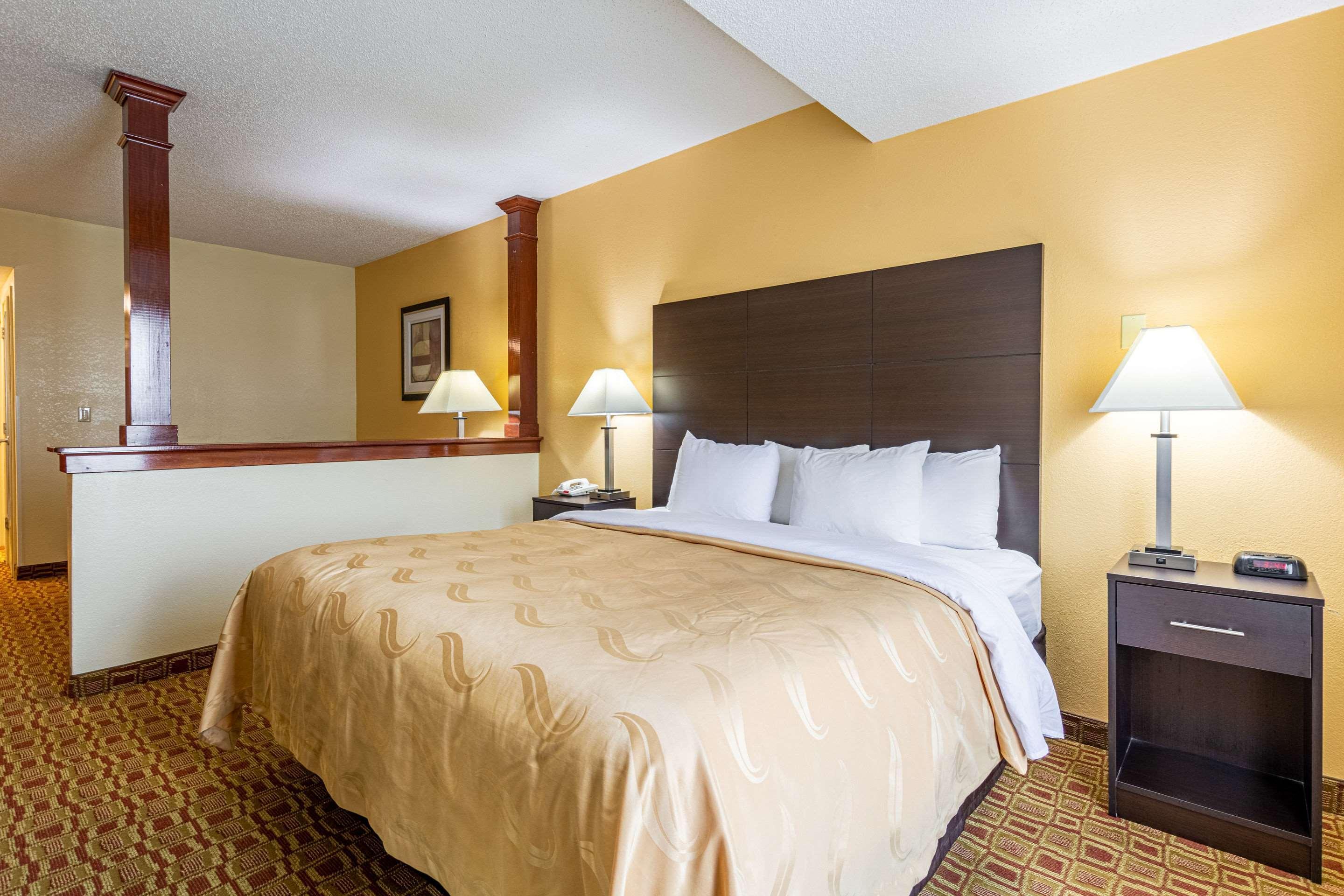 Quality Inn & Suites Sellersburg Extérieur photo