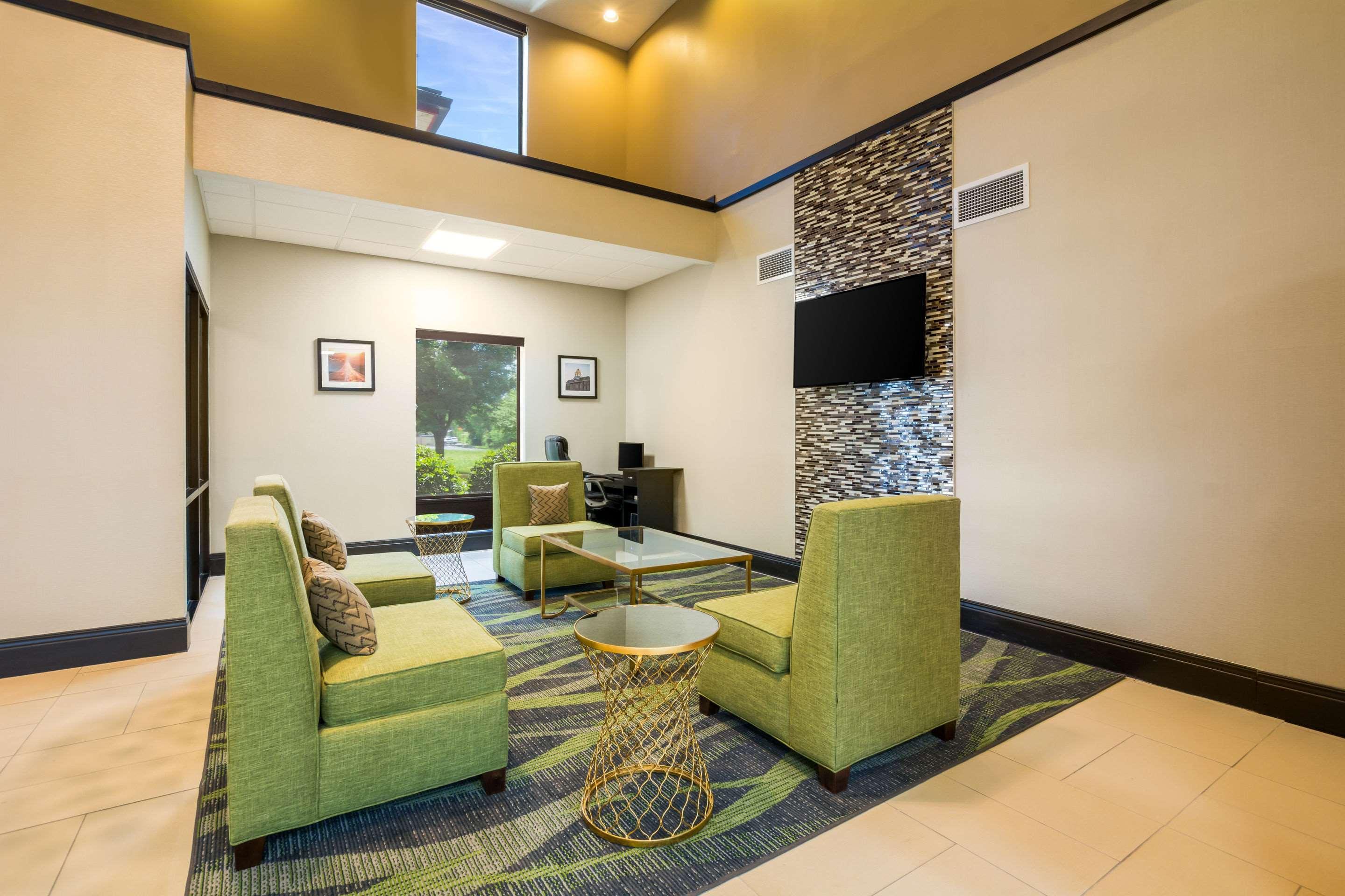 Quality Inn & Suites Sellersburg Extérieur photo