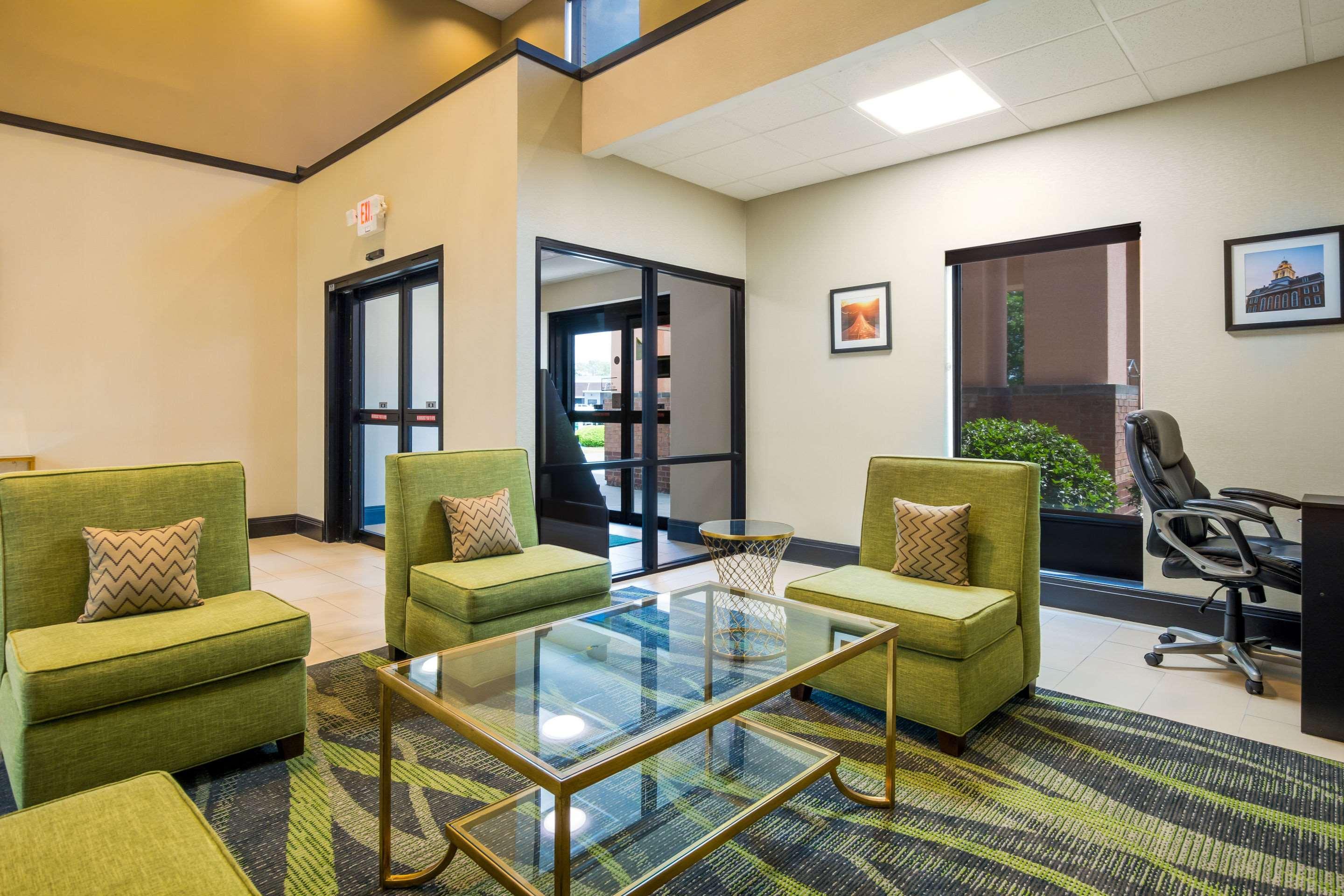 Quality Inn & Suites Sellersburg Extérieur photo