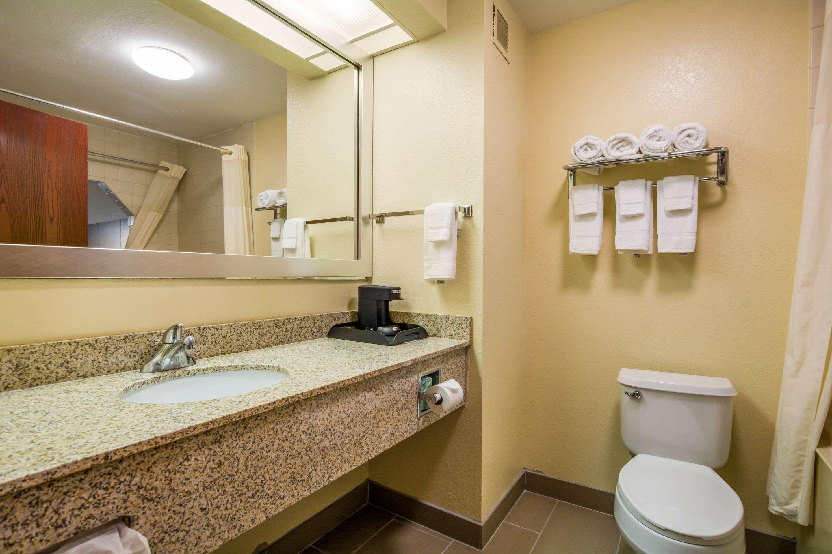 Quality Inn & Suites Sellersburg Extérieur photo