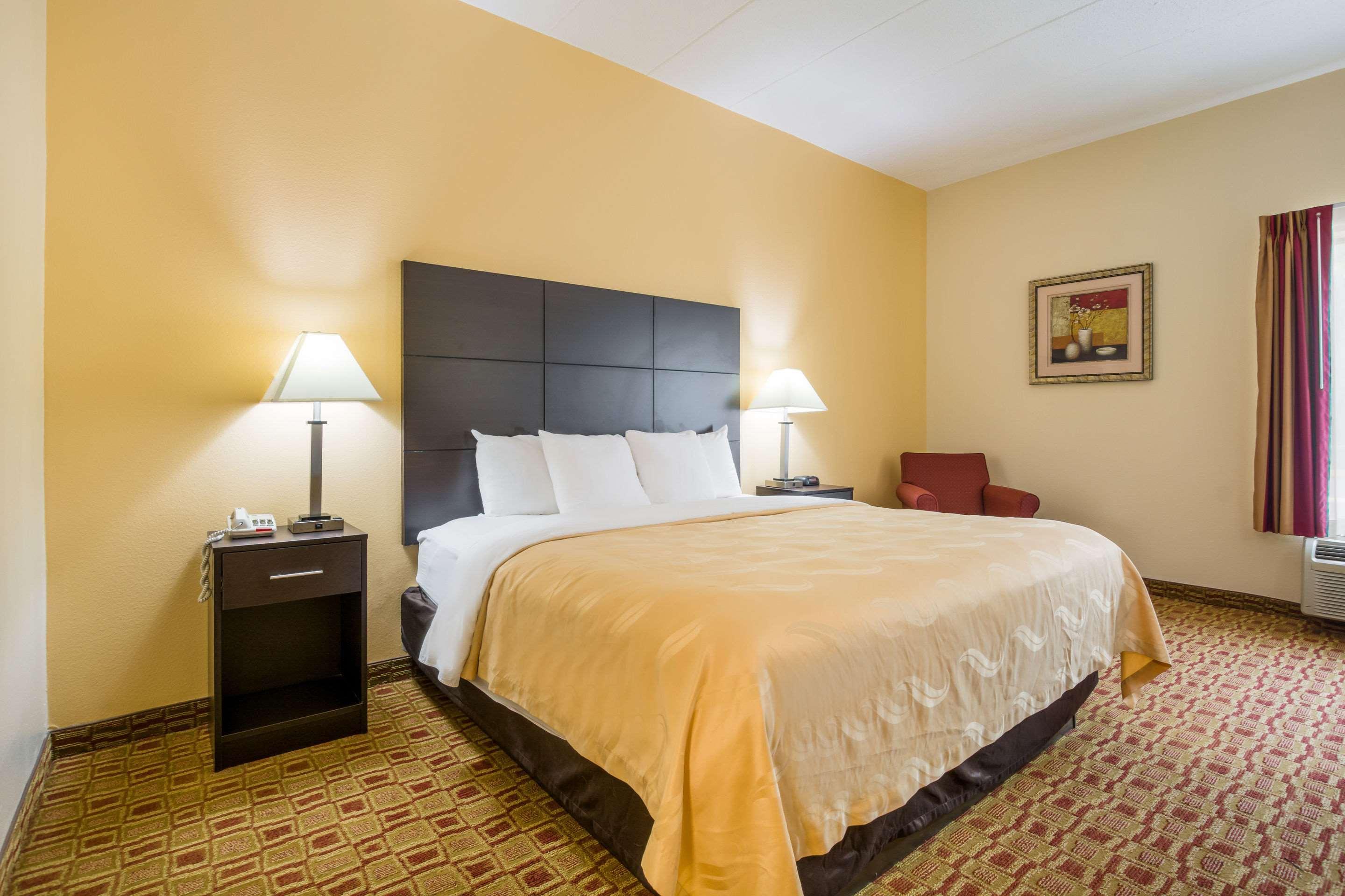 Quality Inn & Suites Sellersburg Extérieur photo