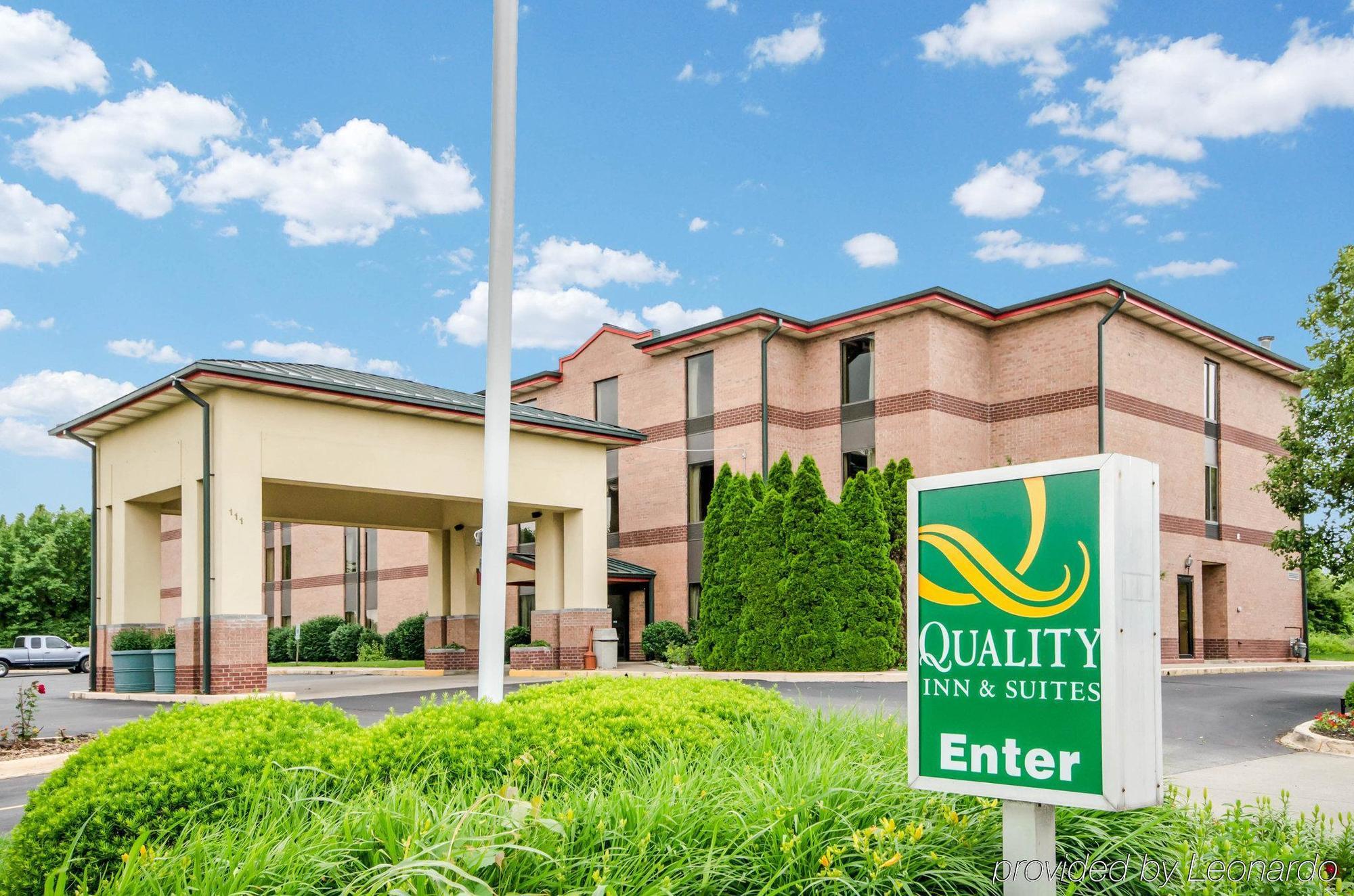 Quality Inn & Suites Sellersburg Extérieur photo