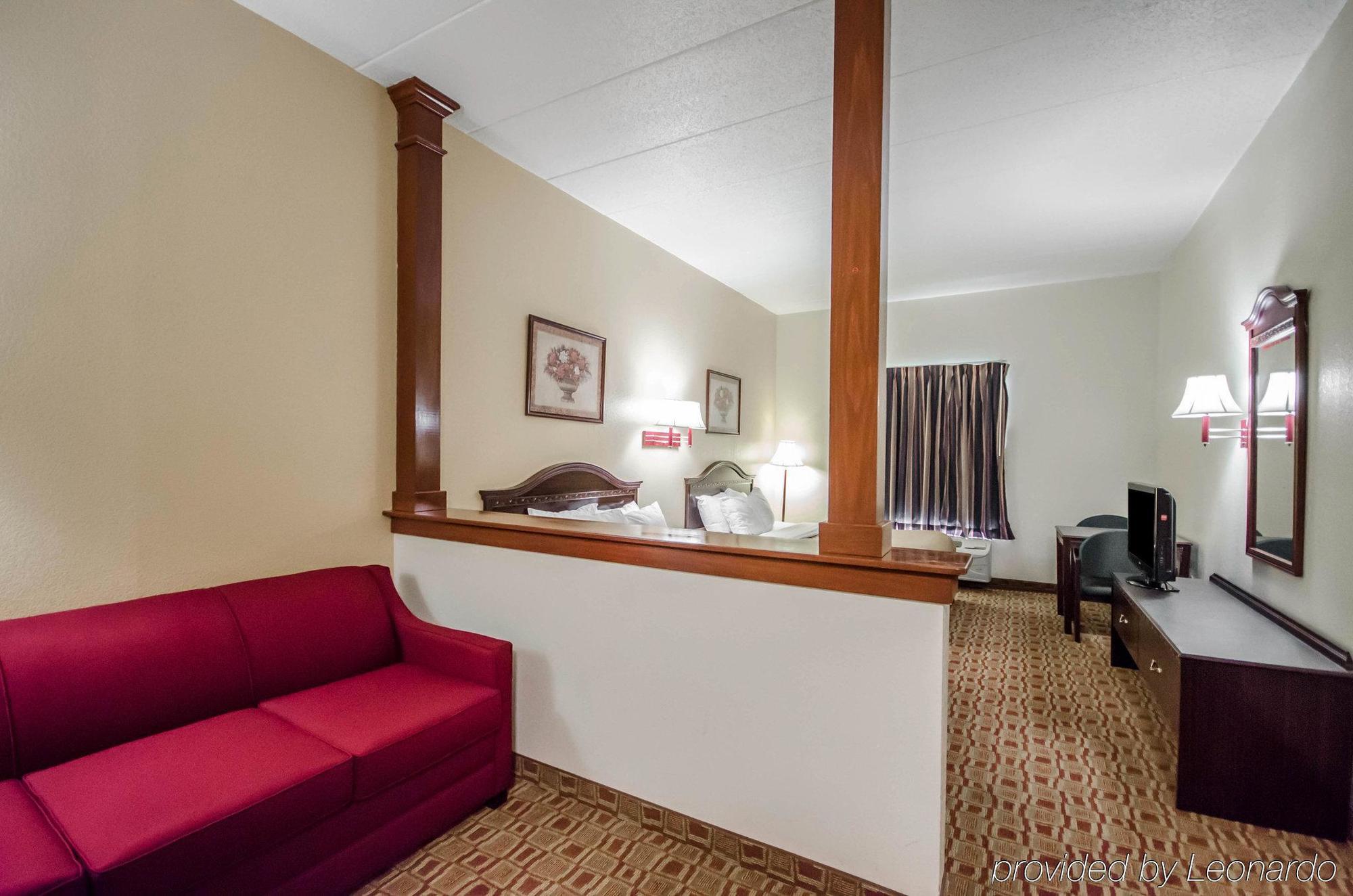 Quality Inn & Suites Sellersburg Extérieur photo