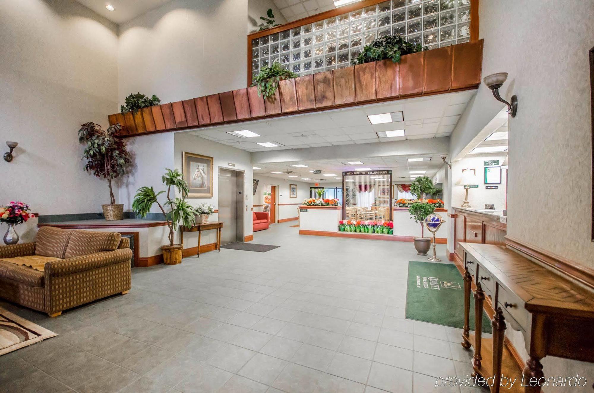 Quality Inn & Suites Sellersburg Extérieur photo