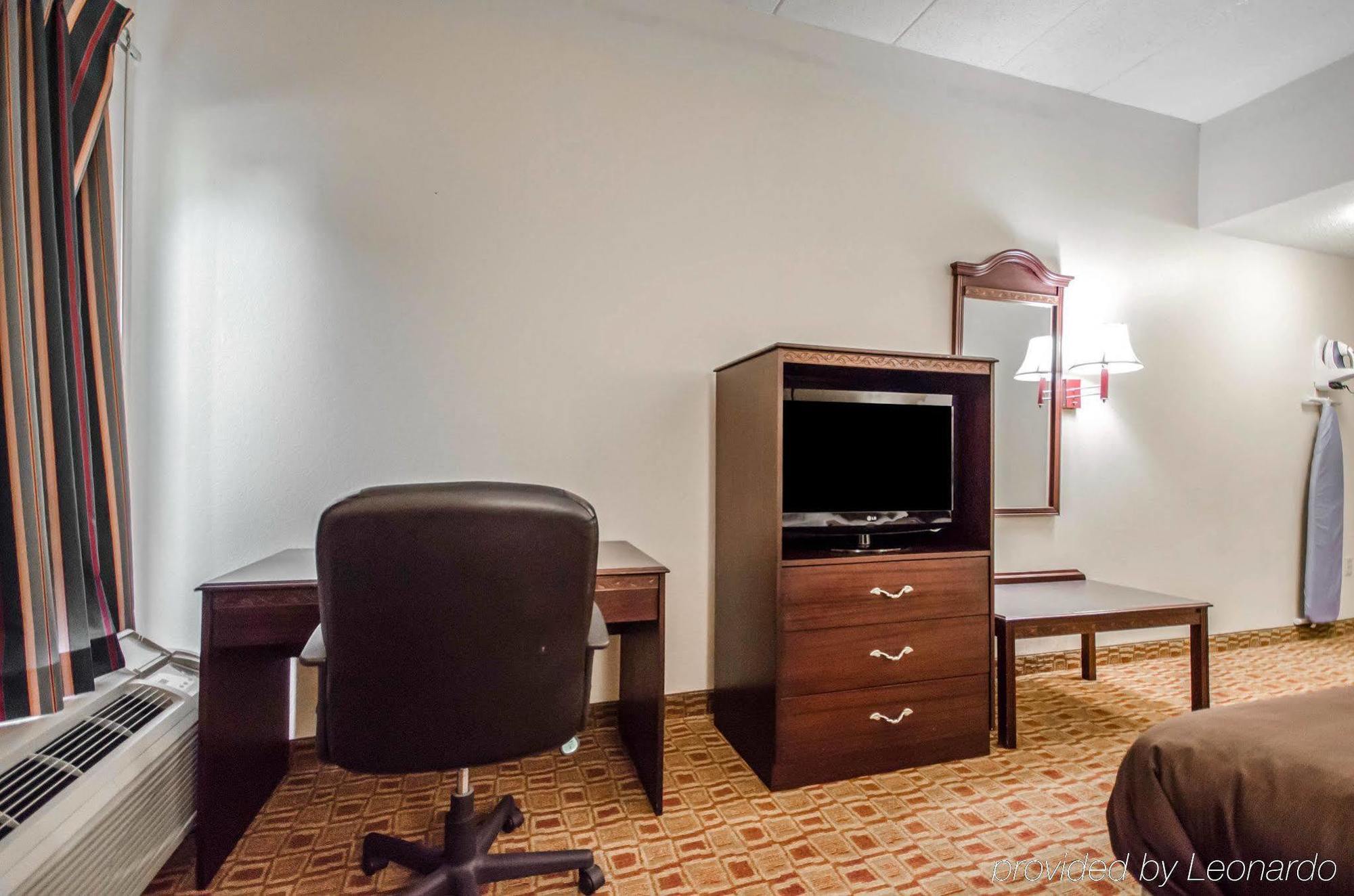 Quality Inn & Suites Sellersburg Extérieur photo